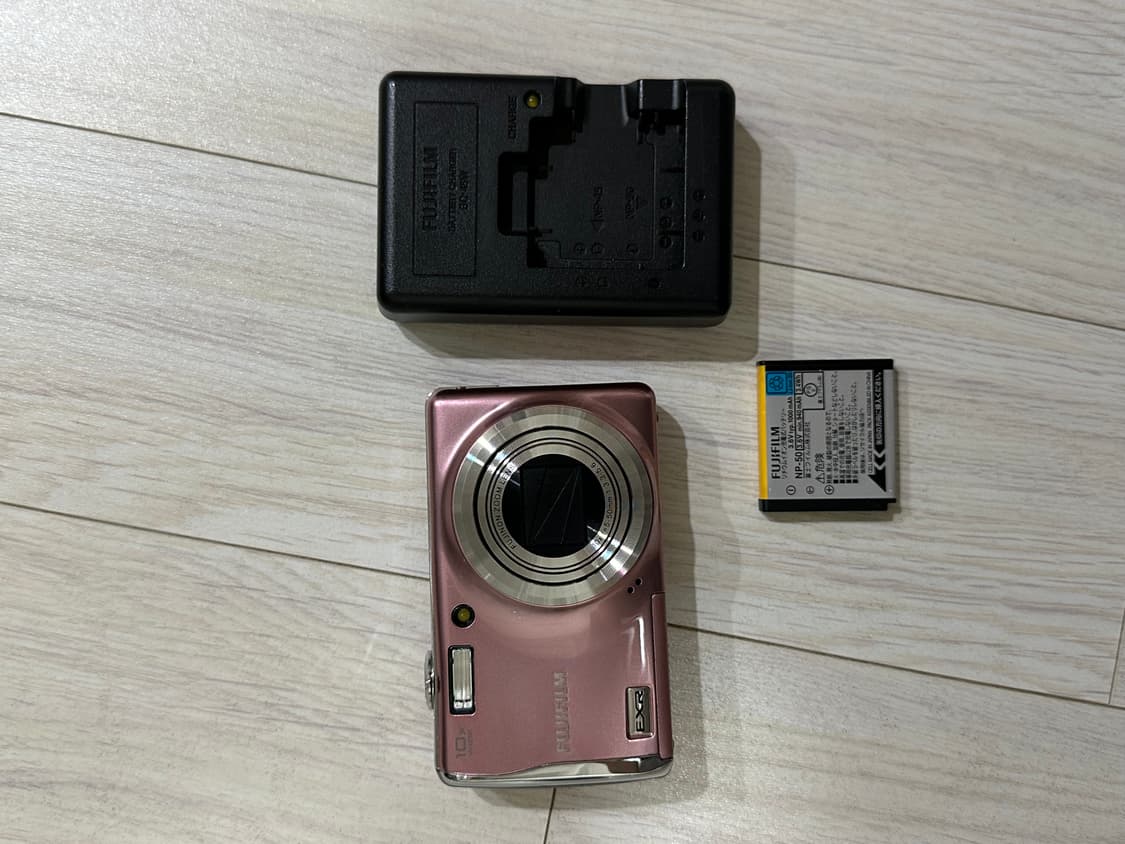 후지필름 FinePix F70EXR 핑크 상품이미지1