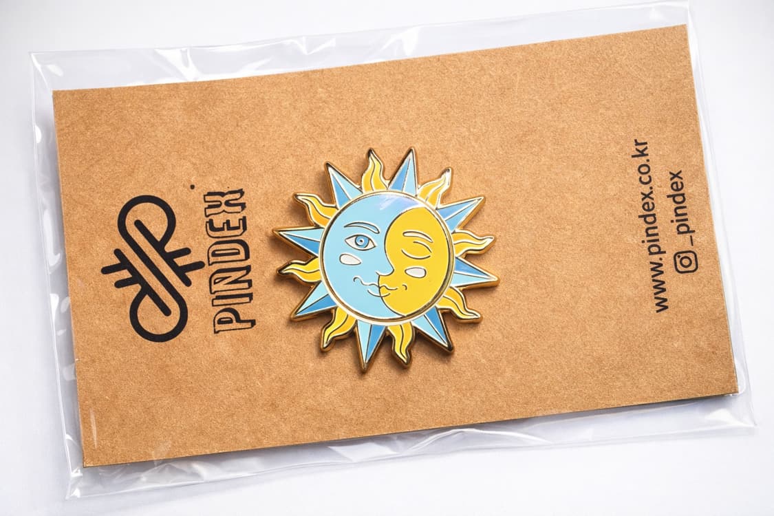 Pindex 해/달 에나멜 핀뱃지 새상품 상품이미지1