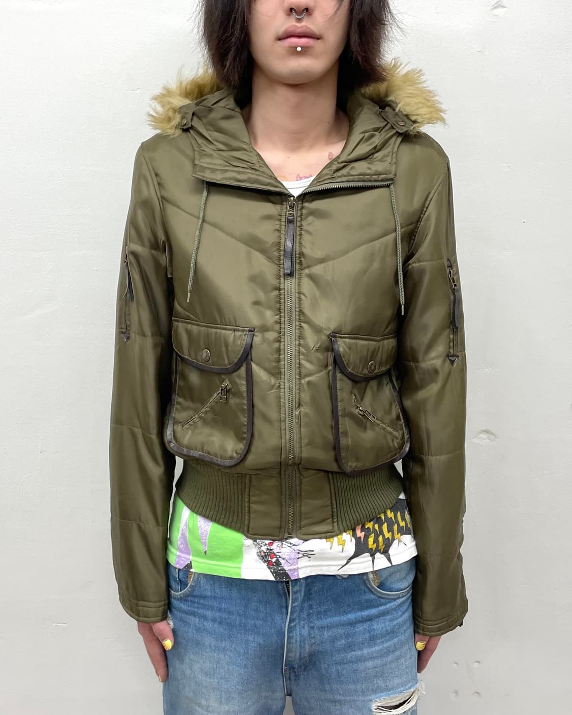 Two-Pocket Glossy Khaki Padded  상품이미지3