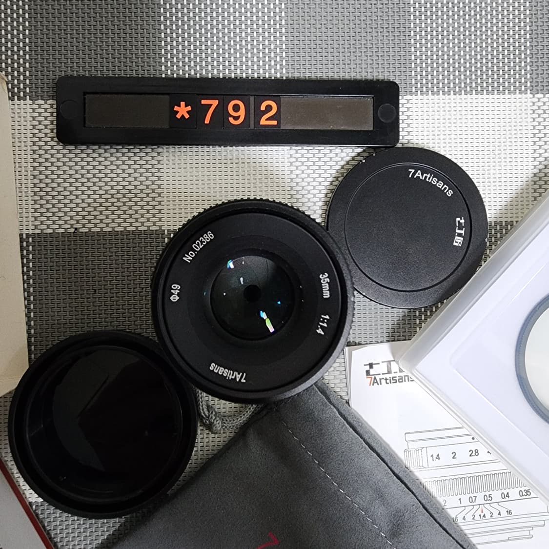7아티산 35mm 1.4 단렌즈 박스품 상품이미지2