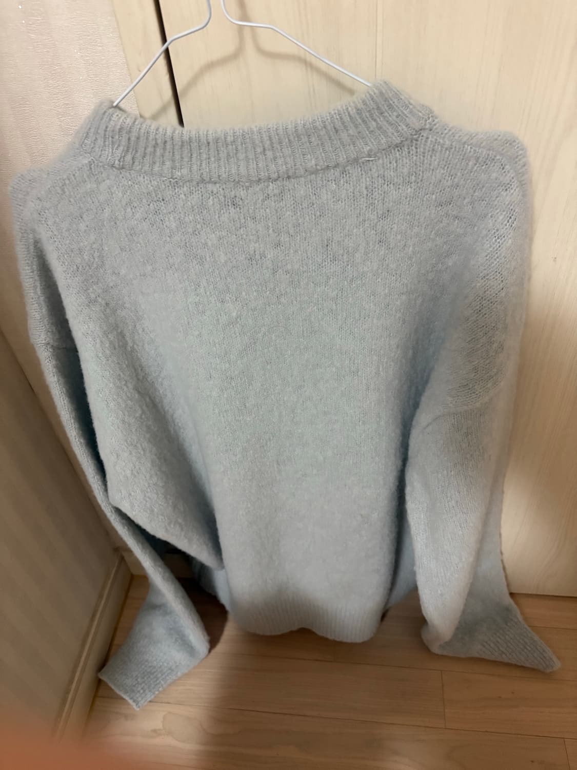 FLUFFY BRUSHED LONG SLEEVE KNIT 상품이미지2