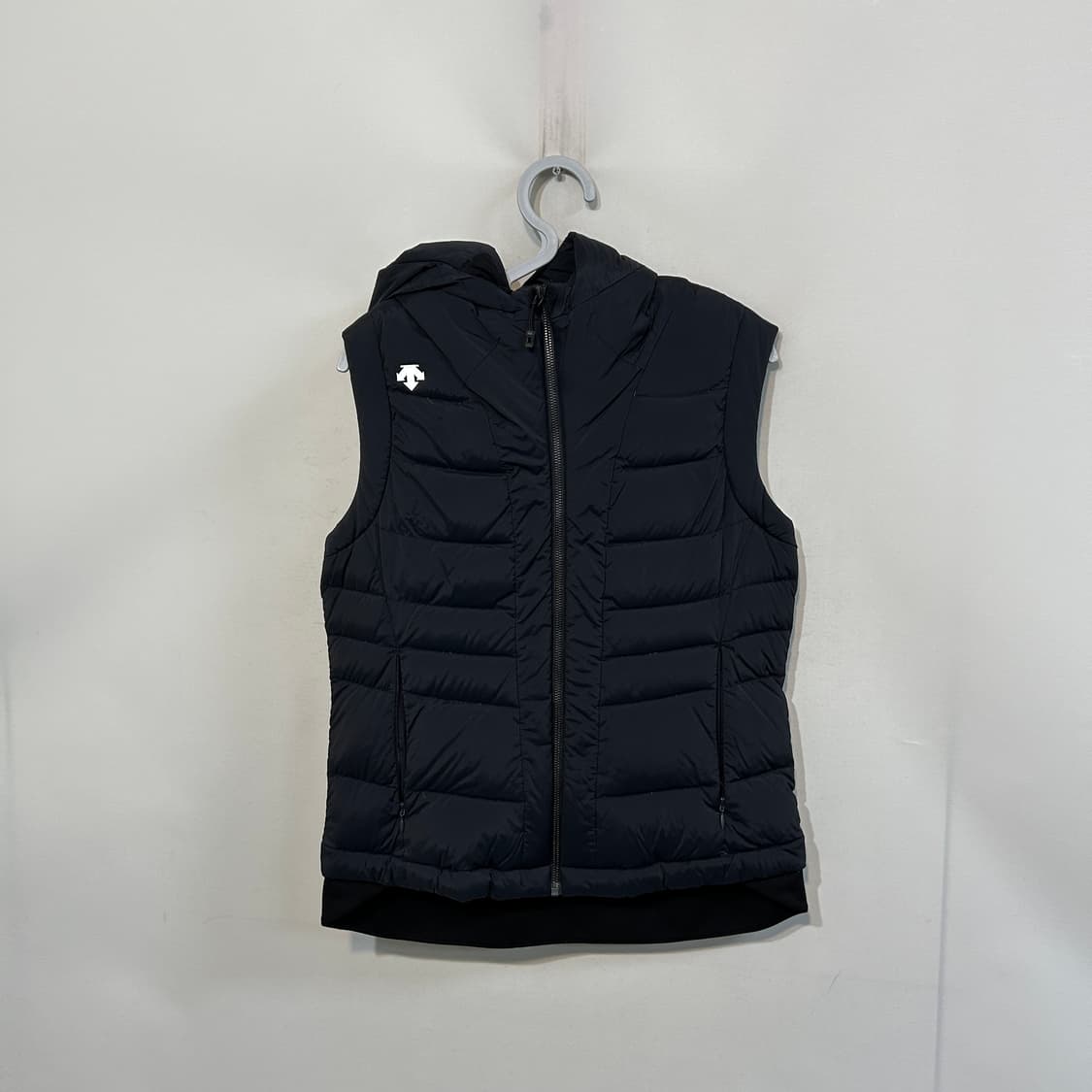 데상트 여성 패딩조끼 베스트 90  상품이미지1