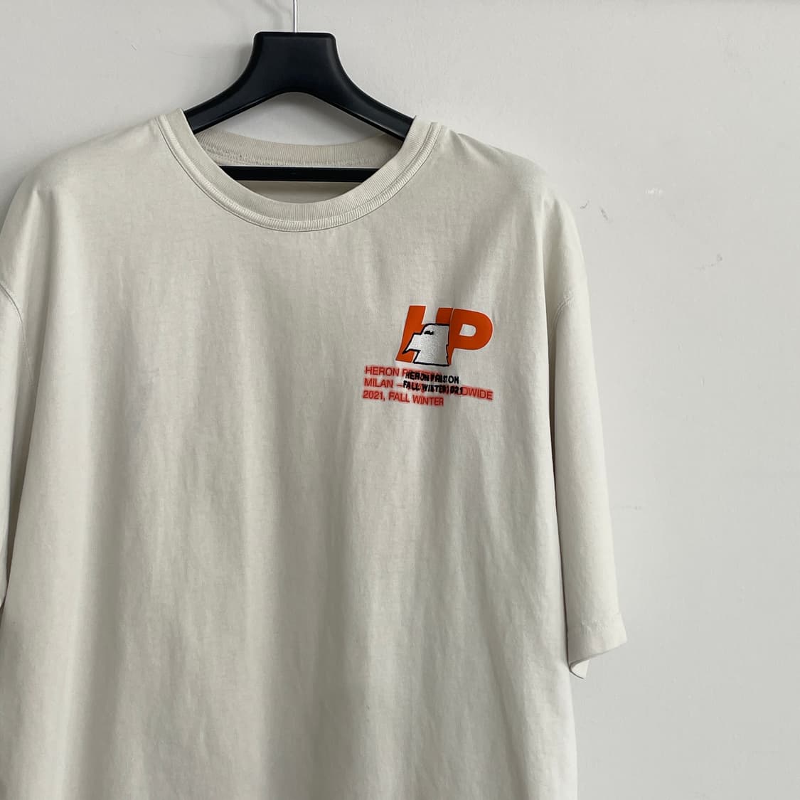 헤론 프레스톤 M,105오버핏 이글 트레이딩 오버핏 화이트 반팔 티셔츠 상품이미지2