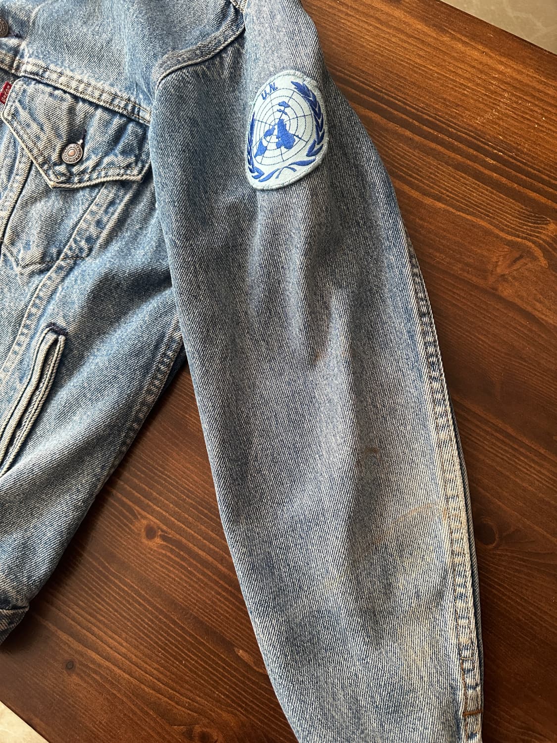90s Levi’s 데님 패치 커스텀 트러커 자켓 상품이미지6