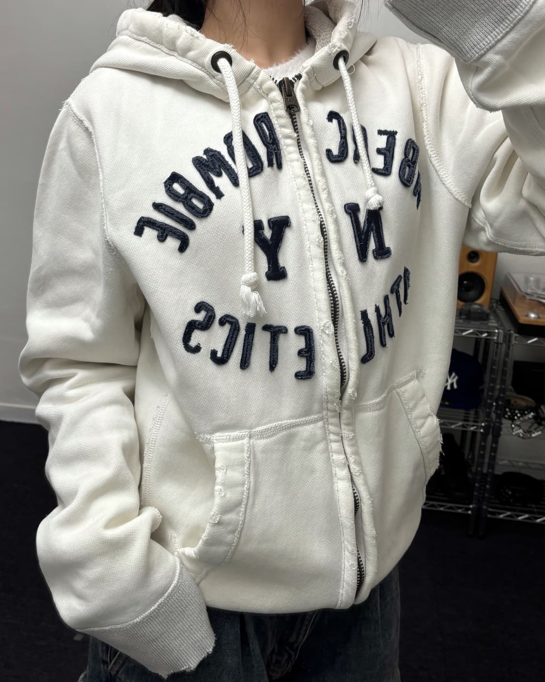 아베크롬비 아플리케 로고 후드집업 크림 아이보리 상품이미지2