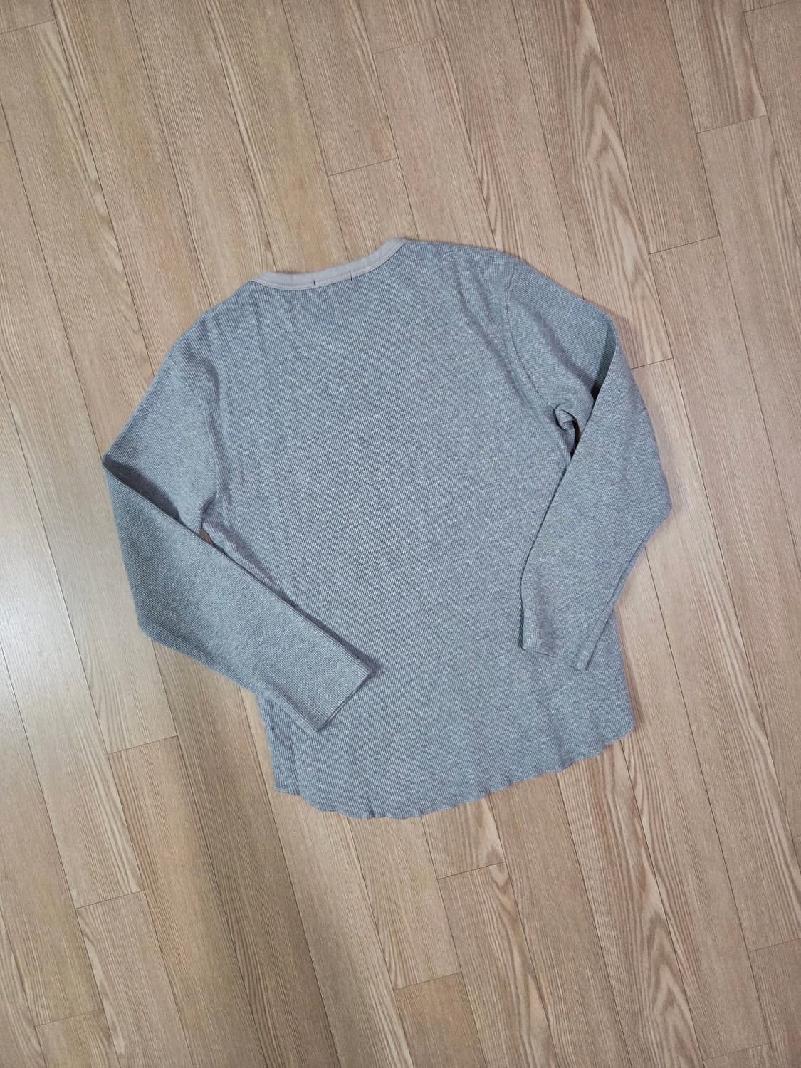 ANTIQULOTHES 그레이 짜임 롱 슬리브 티셔츠 상품이미지6