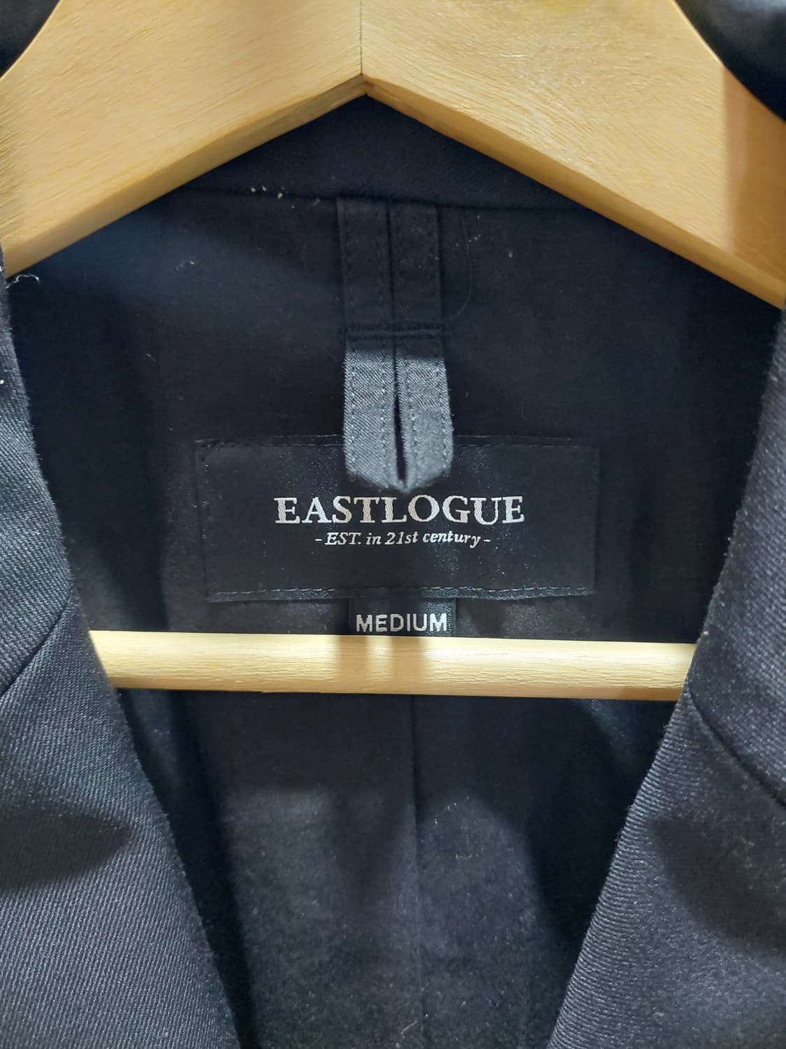 이스트로그 블랙 자켓 상품이미지2