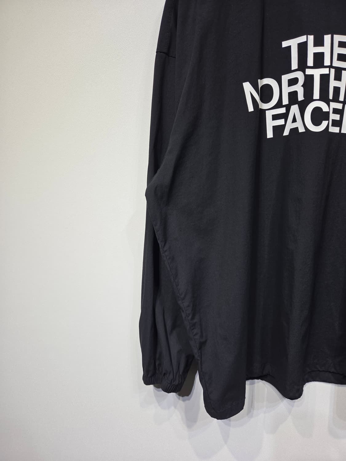THE NORTH FACE 노스페이스 빅로고 우븐 긴팔 티셔츠 상품이미지4