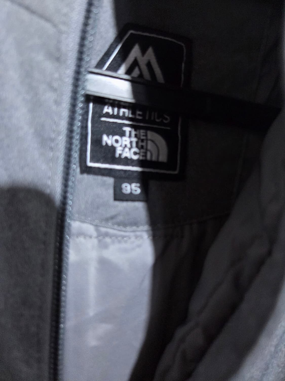 노스페이스 후드바람막이 상품이미지3