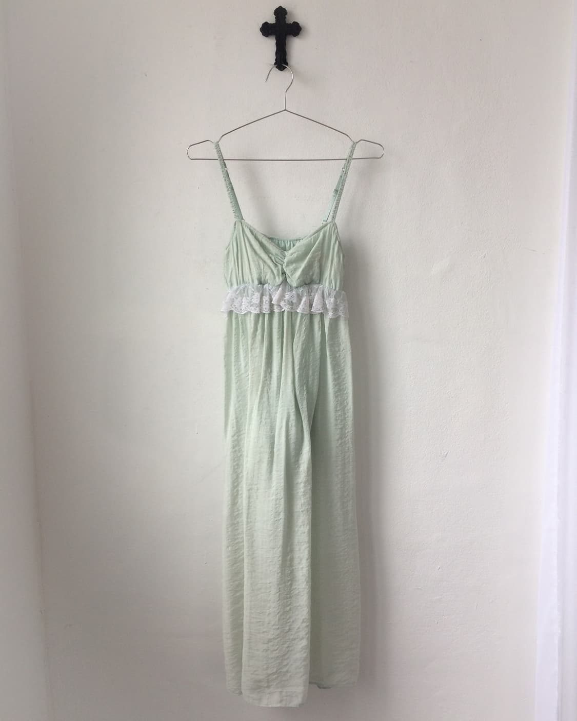 Lace trimming sleeveless onepiece 상품이미지1