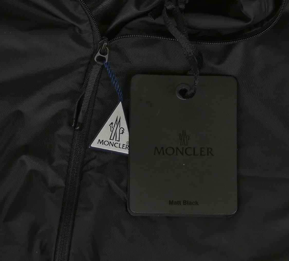 [S급] 몽클레르 알고비아 레인 자켓 블랙 판매합니다!!! 상품이미지2