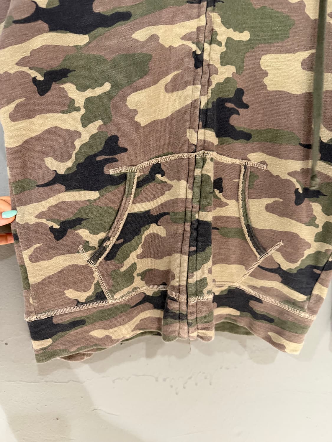 camo pattern stitch detail hood zip-up 상품이미지8
