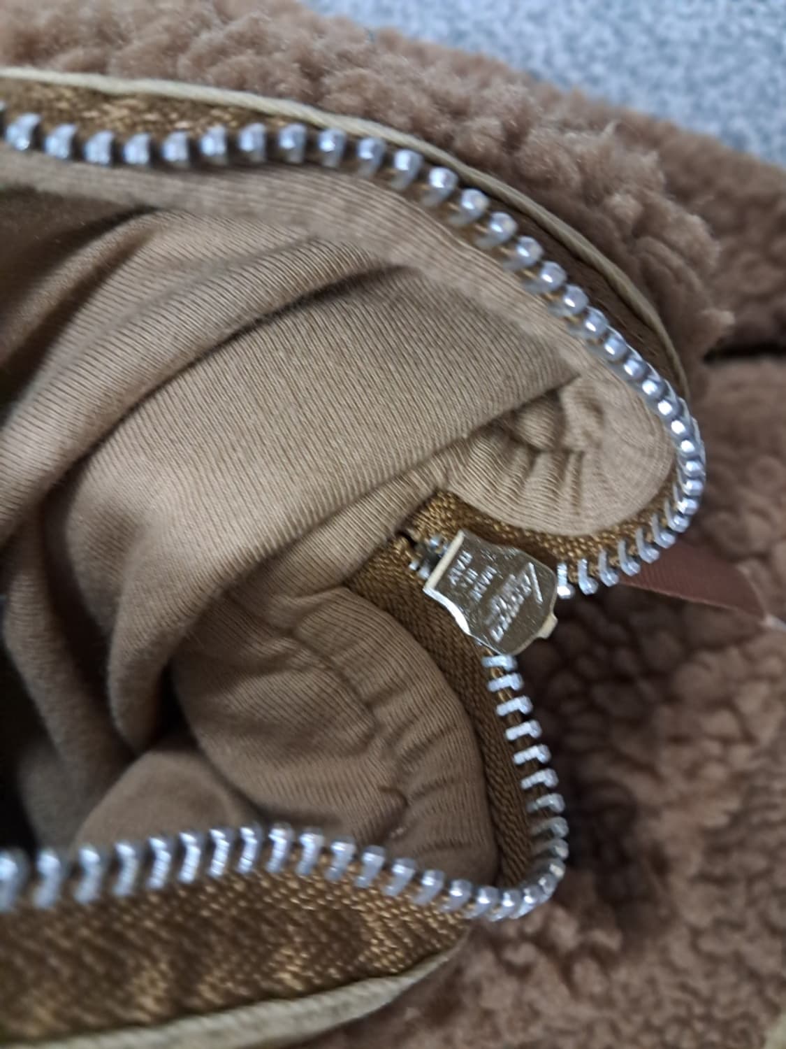 아크네스튜디오  상품이미지4