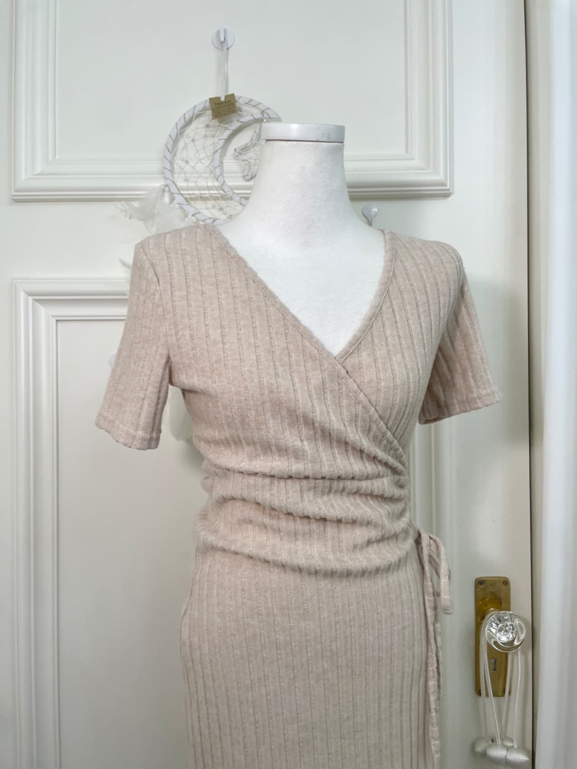 pink oatmeal bow shirring point v-neck o 상품이미지5