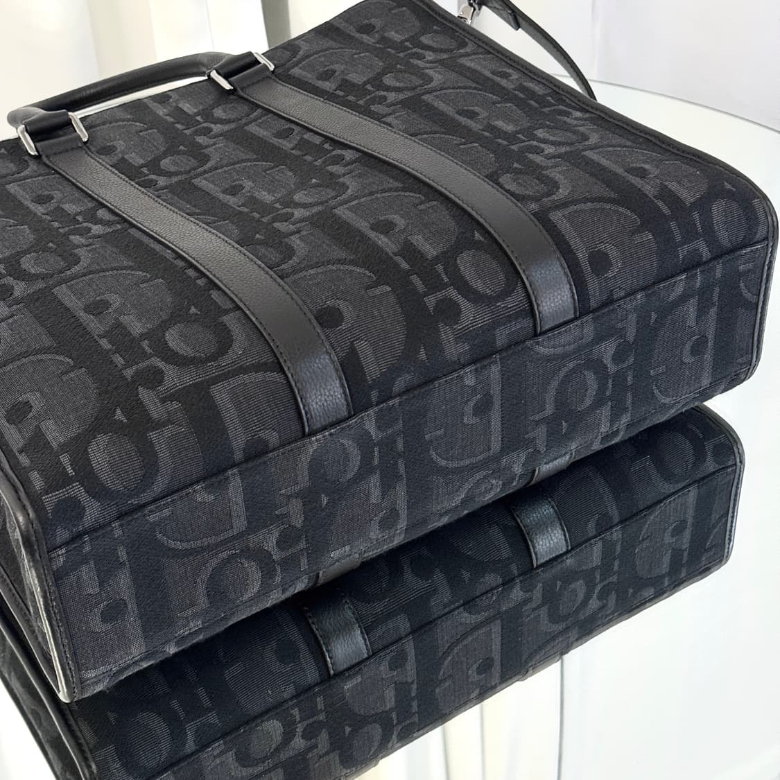 [신품급] 25FW 디올 이스트 웨스트 토트백 맥시 블랙 상품이미지6