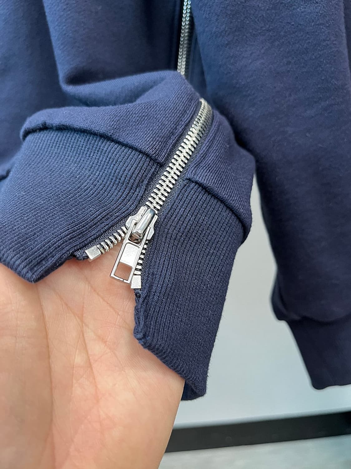 105) 준지 네이비 자수 오버 맨투맨  상품이미지6