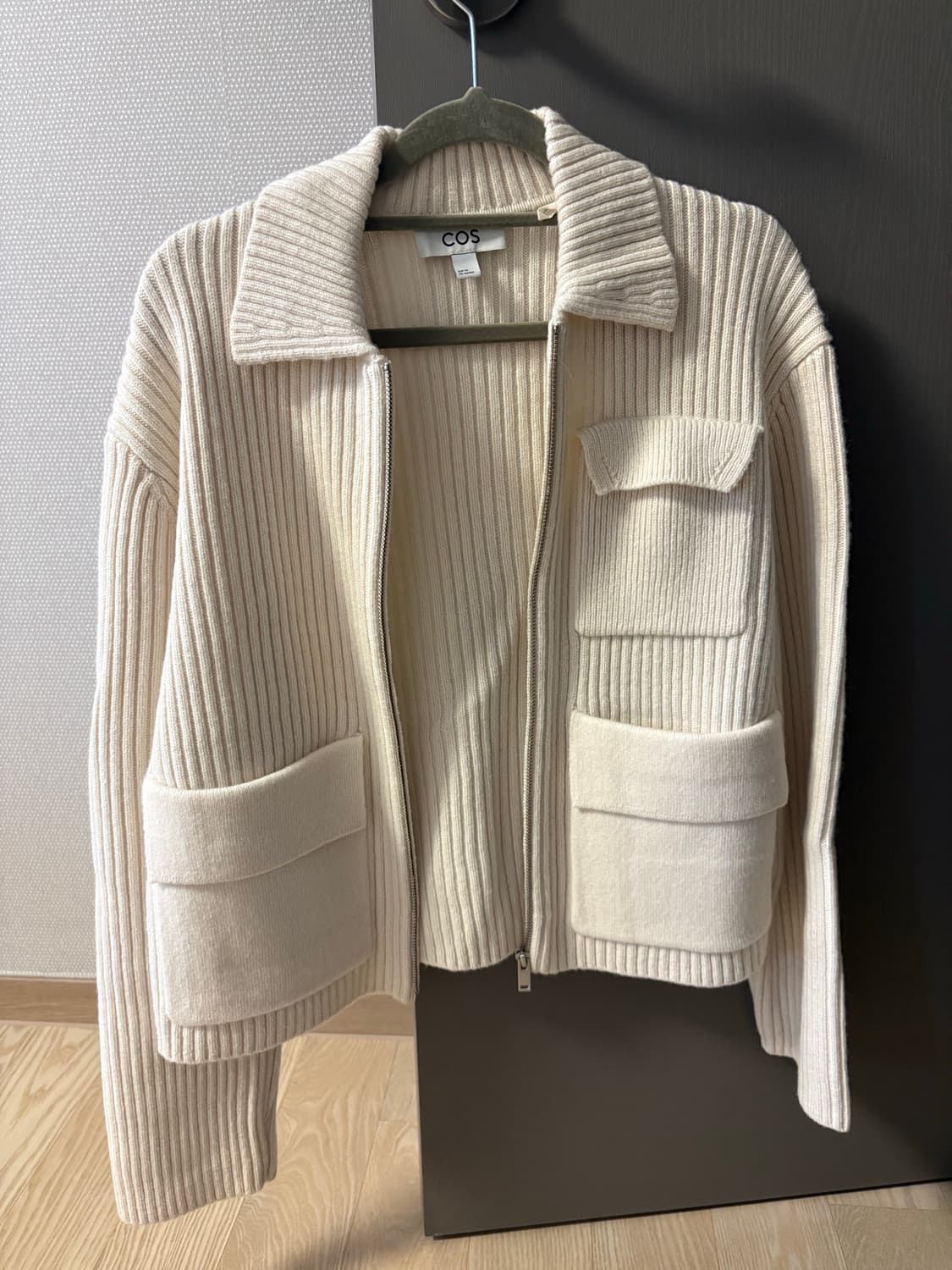 코스 cos 리브드 울 유틸리티 재킷 상품이미지2