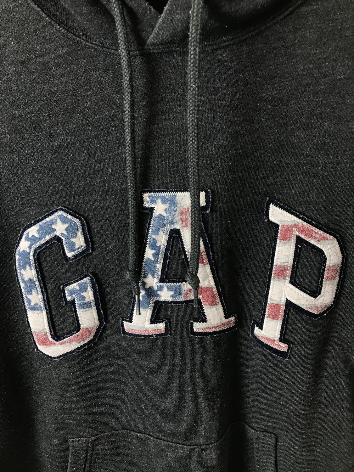 GAP American Flag Logo Charcoal Hoodie 상품이미지5