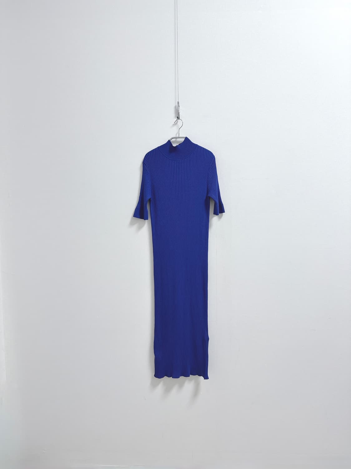 코스 립 실크 하이넥 니트 원피스 상품이미지3