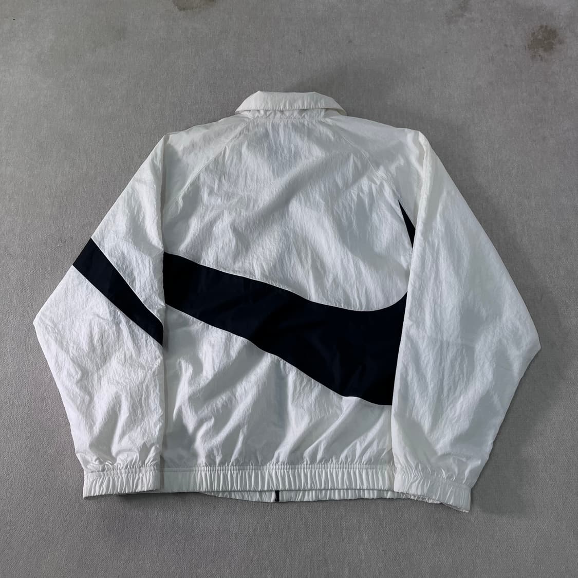 105 나이키 빅로고 나일론 바람막이 상품이미지2