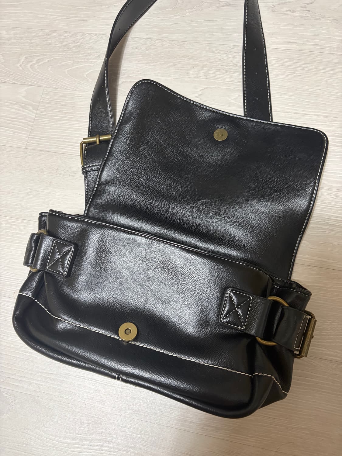 비비안웨스트우드 크로스백 상품이미지3