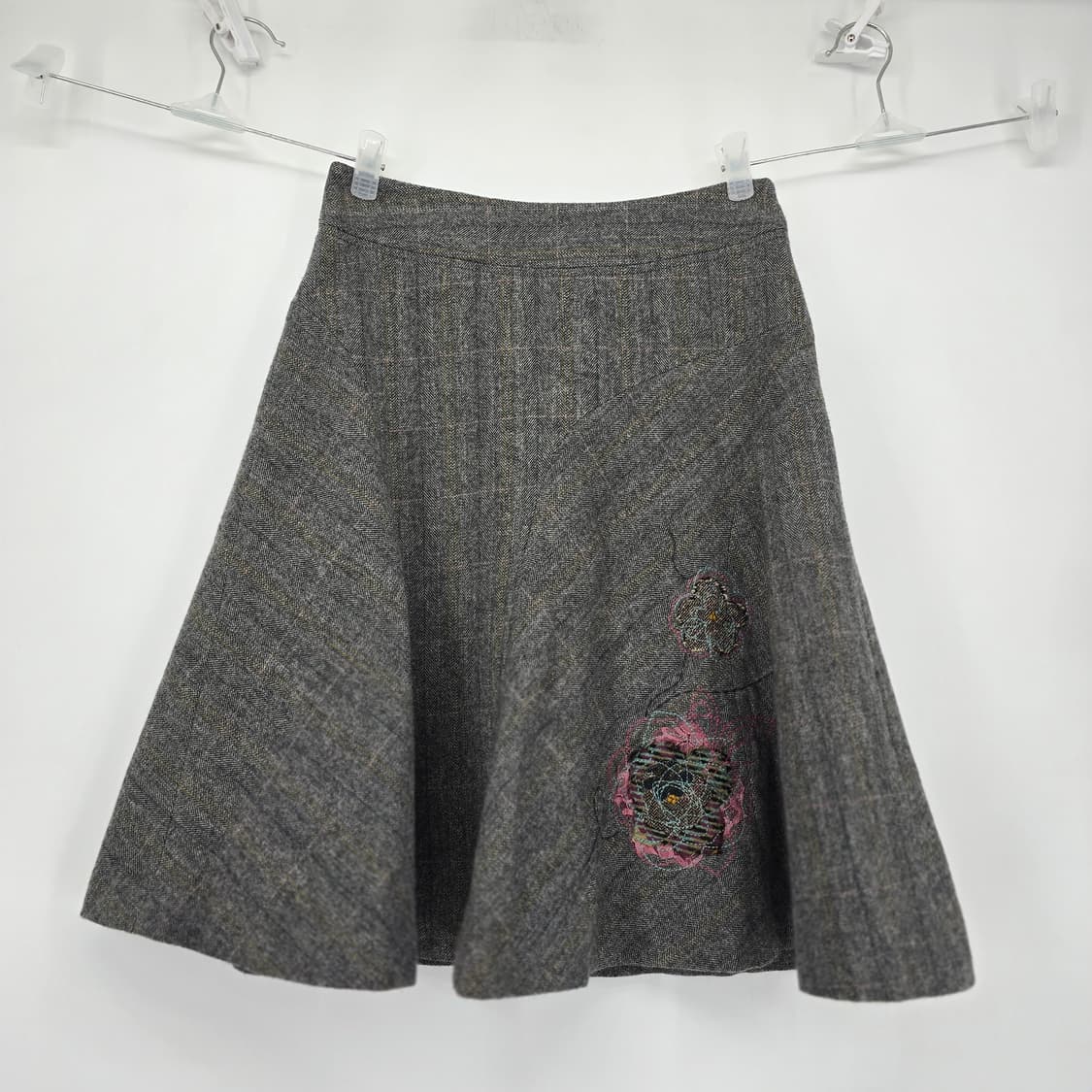 Olivia Lauren 헤링본 플레어 스커트 꽃 자수 장식 상품이미지1