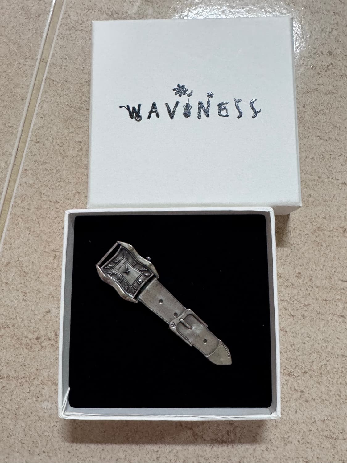 웨이비니스 시계 브로치 (타이핀) 상품이미지1