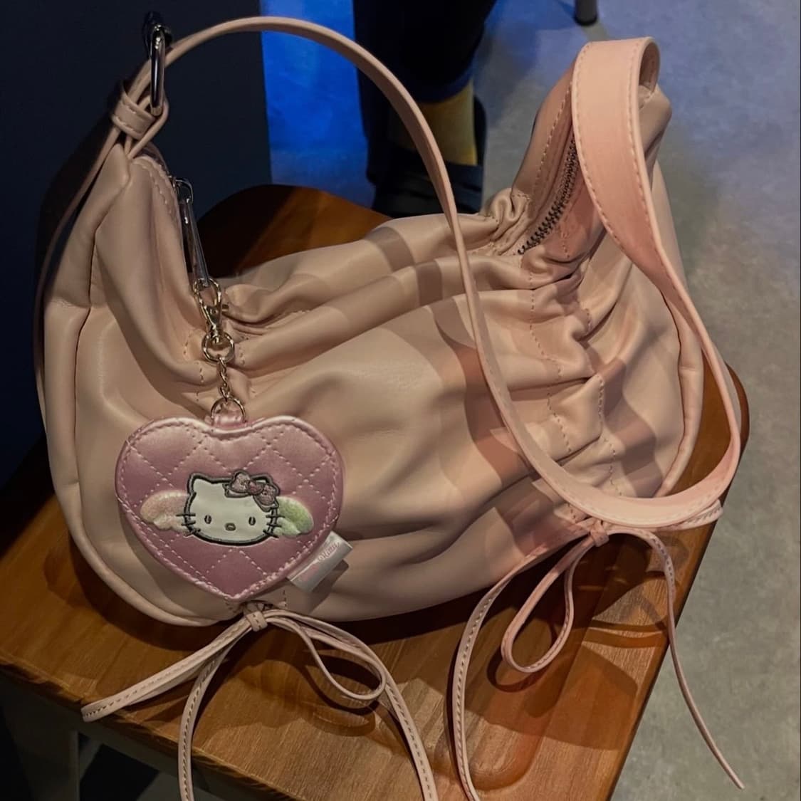 산리오 정품 새상품 헬로 키티 하트 베이비블루 핑크 엔젤 거울 키링 상품이미지7