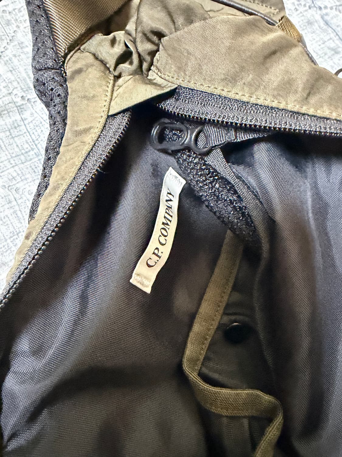 C.P company 슬링백 나일론 카키 상품이미지5