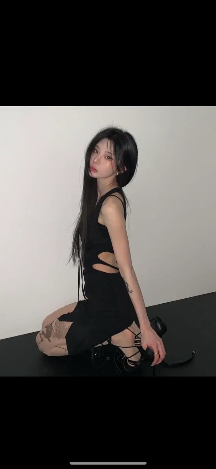 1size) 본네 컷아웃 홀 원피스 블랙 상품이미지1