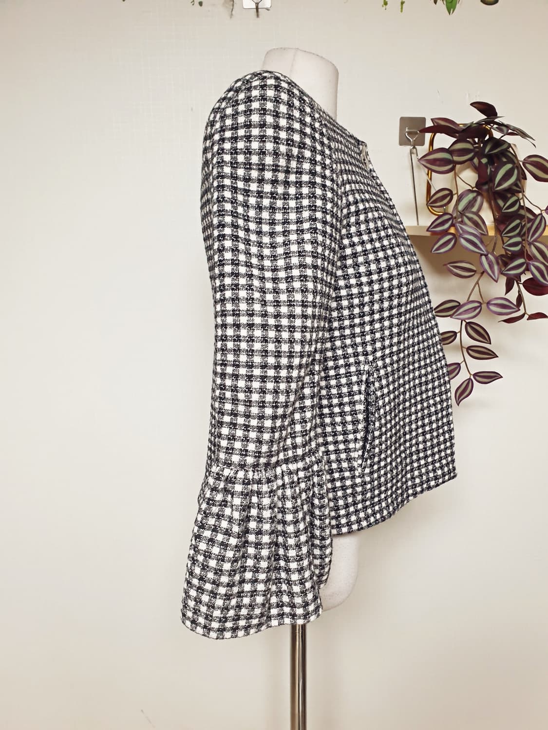 자라 바얀 트위드크롭자켓 44 블랙 XS  상품이미지4