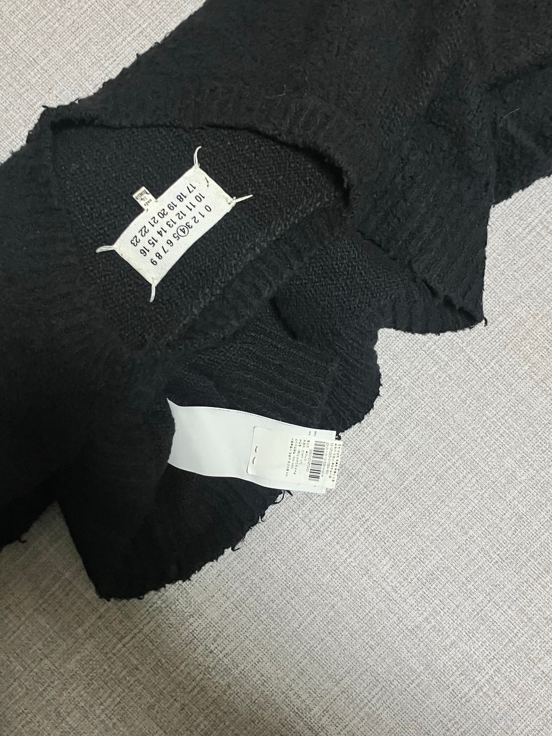 Margiela 메종마르지엘라 모헤어 라운드넥 니트스웨터 백화점판 상품이미지4