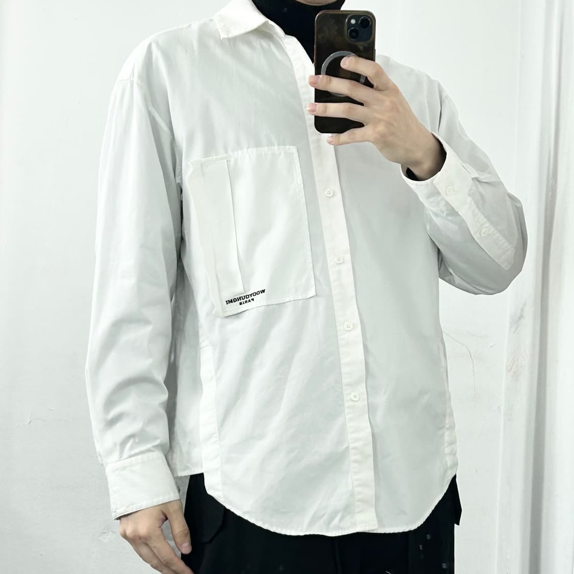 우영미 백로고 셔츠 상품이미지4