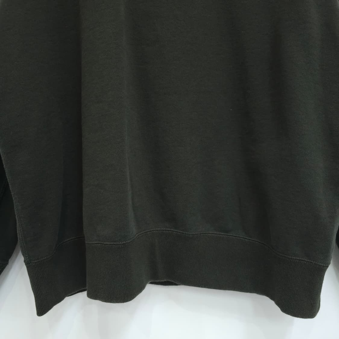 나이키 카키 스우시 맨투맨 스웻셔츠 상품이미지3