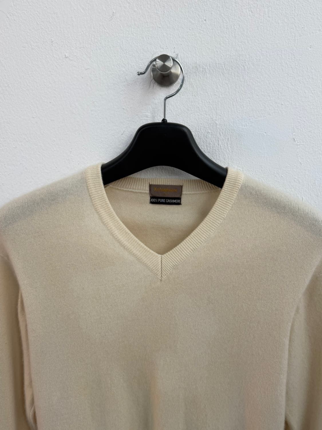 입생로랑 캐시미어 브이넥 니트  상품이미지3
