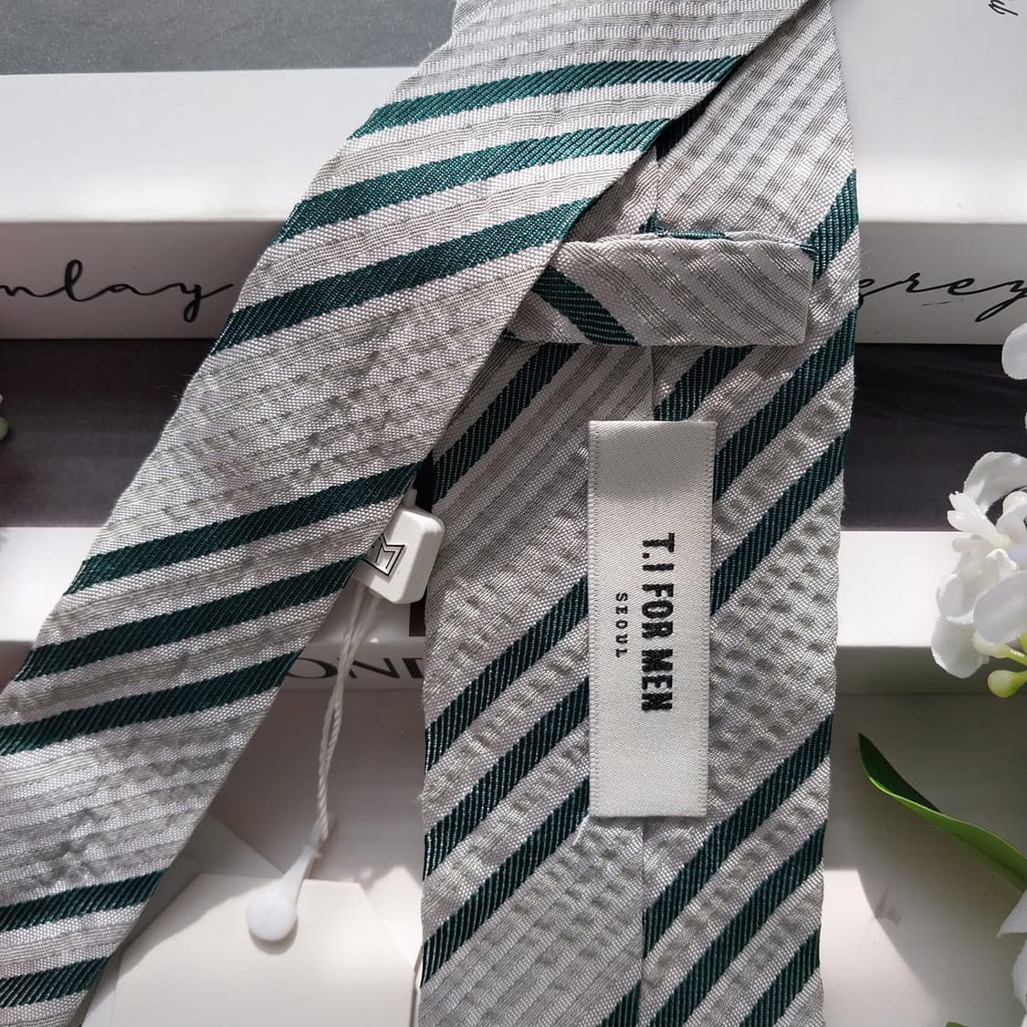티아이포맨 실크 그린 스트라이프 넥타이 7cm 새제품 K2388
 상품이미지5