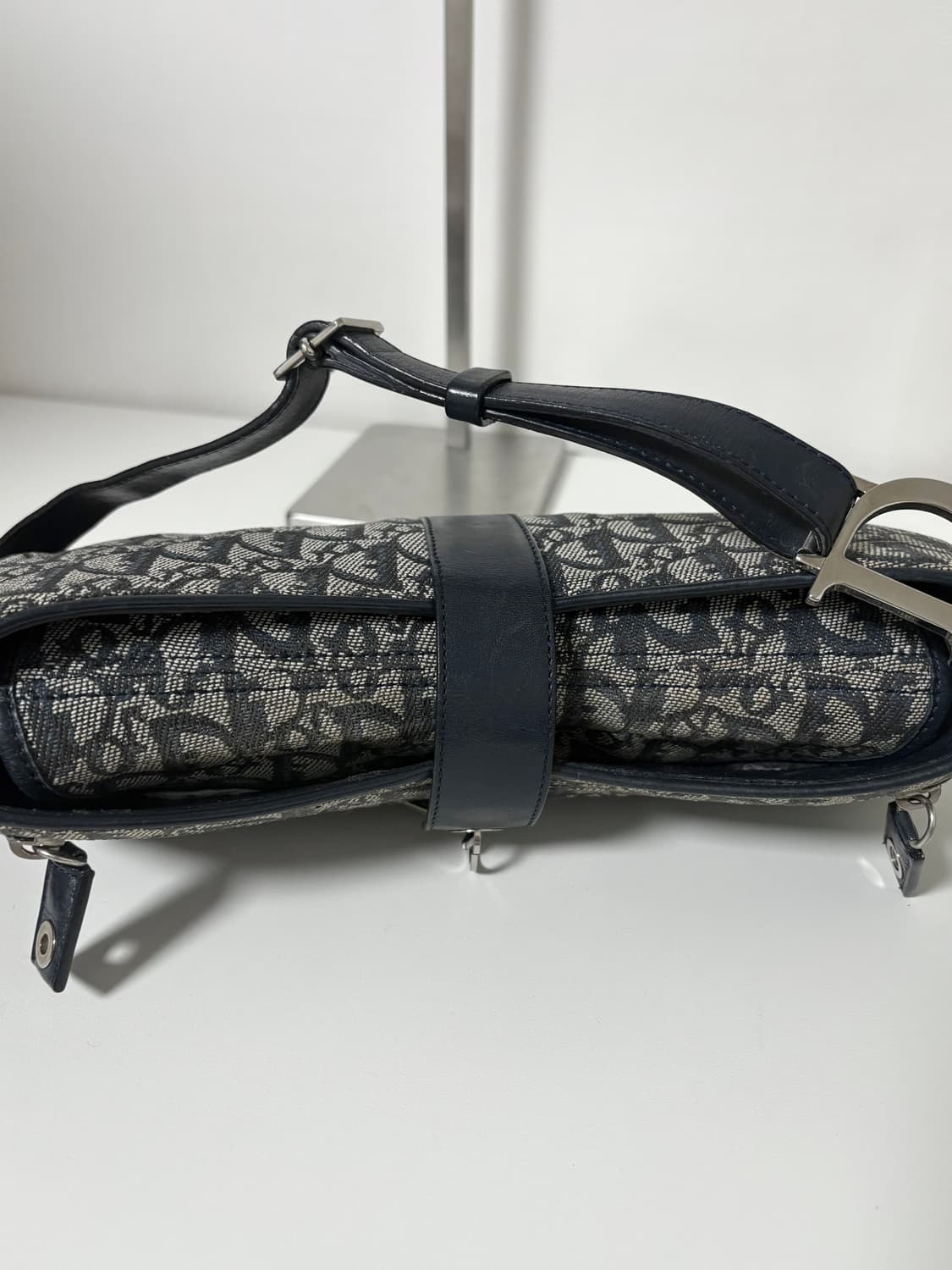 디올 디링 오블리크 새들백 상품이미지8