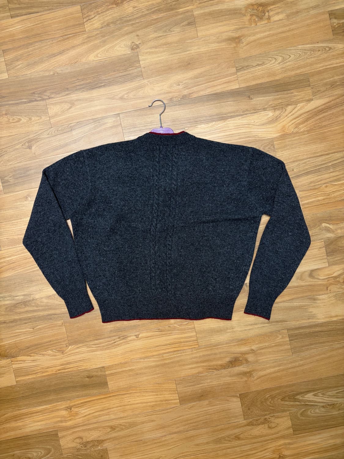 웨이비니스 브이넥 니트 사이즈 2 상품이미지2