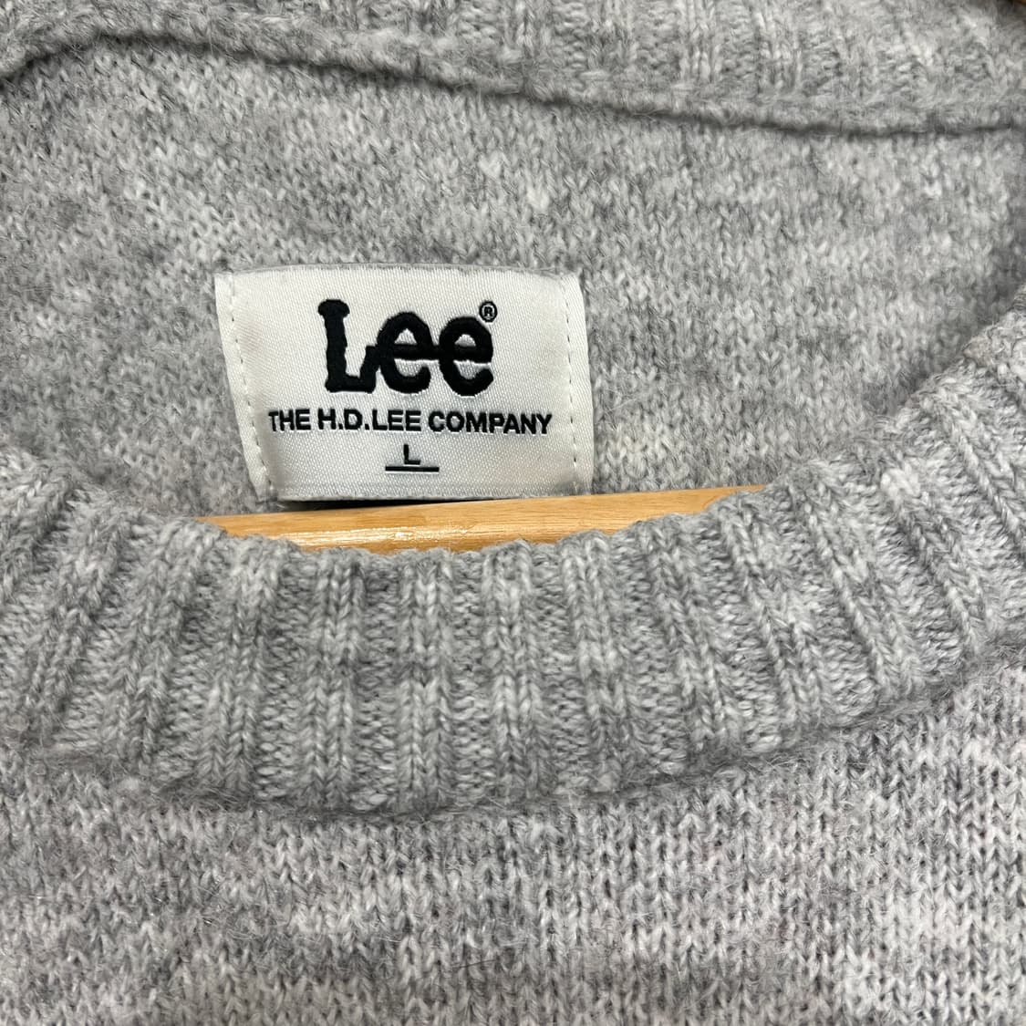 LEE 부클 빅로고 니트 라이트그레이 상품이미지4