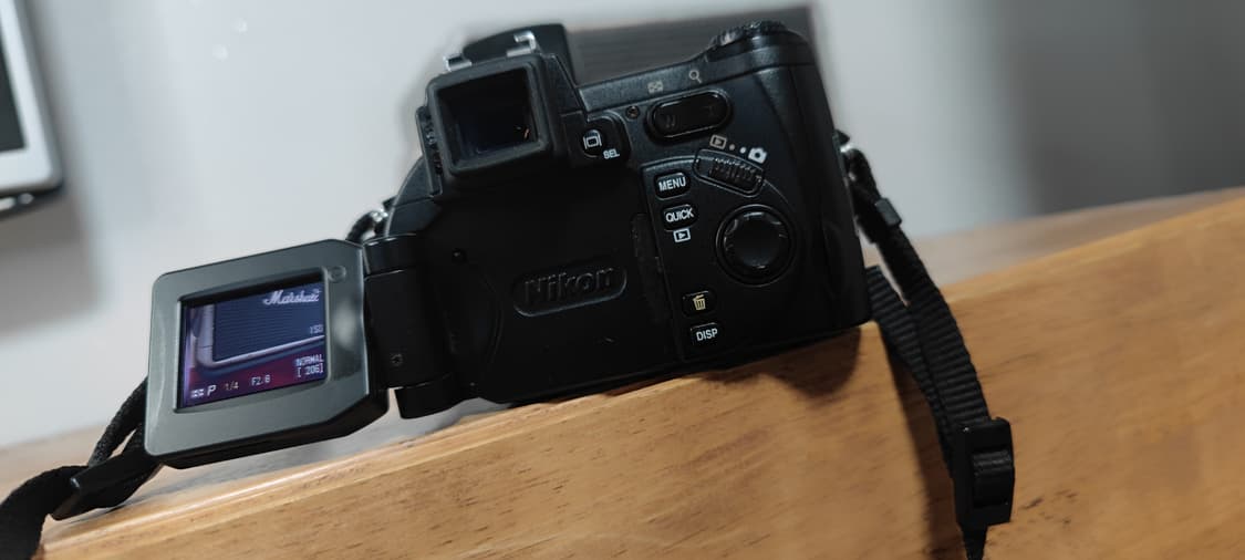 # 니콘 nikon 쿨픽스 5700 하이엔드 셀프 디카 캠코더 급처 상품이미지4