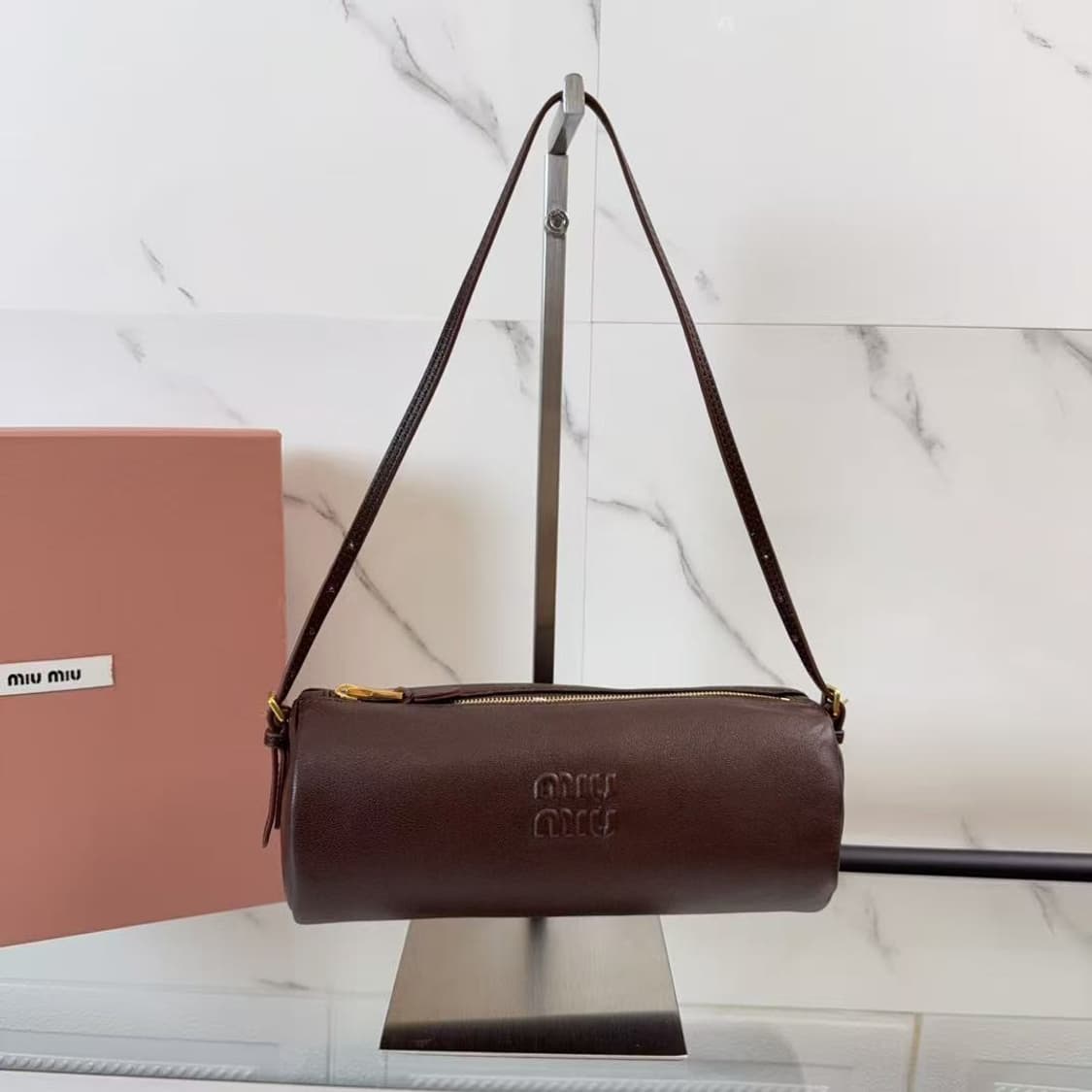 미우 미우 나파 레더 미니 파우치 오크 상품이미지2