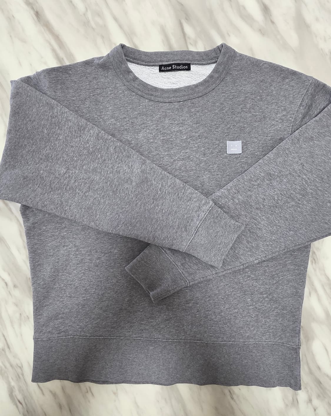 아크네스튜디오 페어뷰맨투맨 상품이미지1