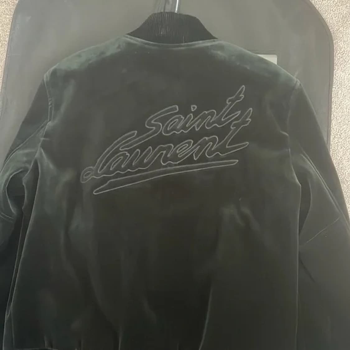 [NCT 태용님 착용] 생로랑 22AW 백로고 벨벳 테디 자켓 상품이미지5