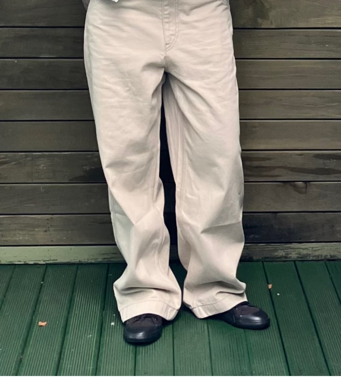 유니클로 와이드핏컬러진 natural 색상 상품이미지1