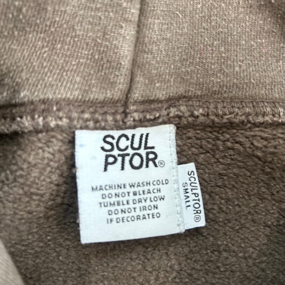 Sculptor 스컬프터 레터링 벨벳 로고 애쉬 브라운 후드티 상품이미지7