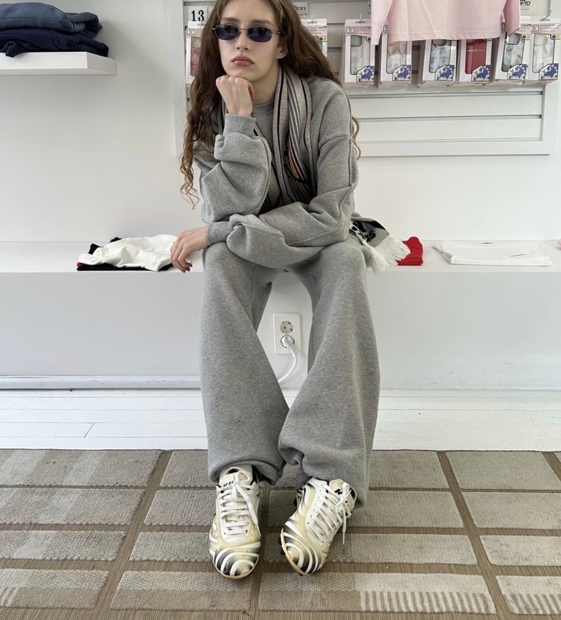 어텐즈 Gray Basic Sweatpants 상품이미지3