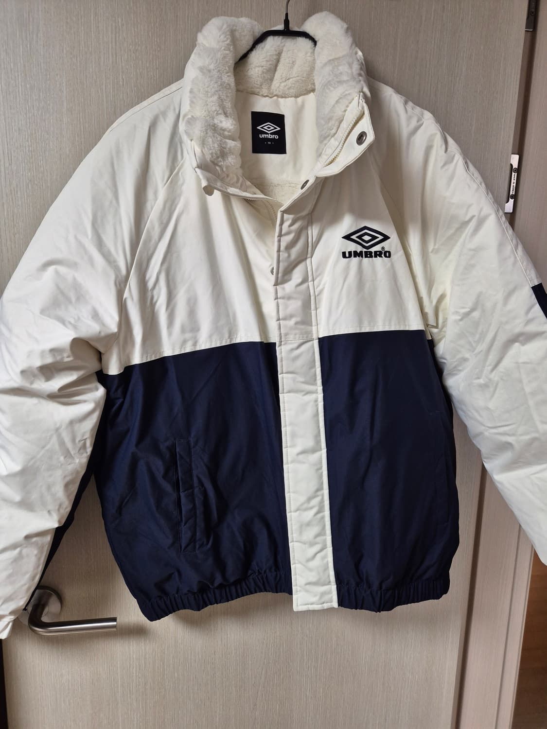 엄브로 FUR 숏 다운 패딩 다운점퍼 110 상품이미지3