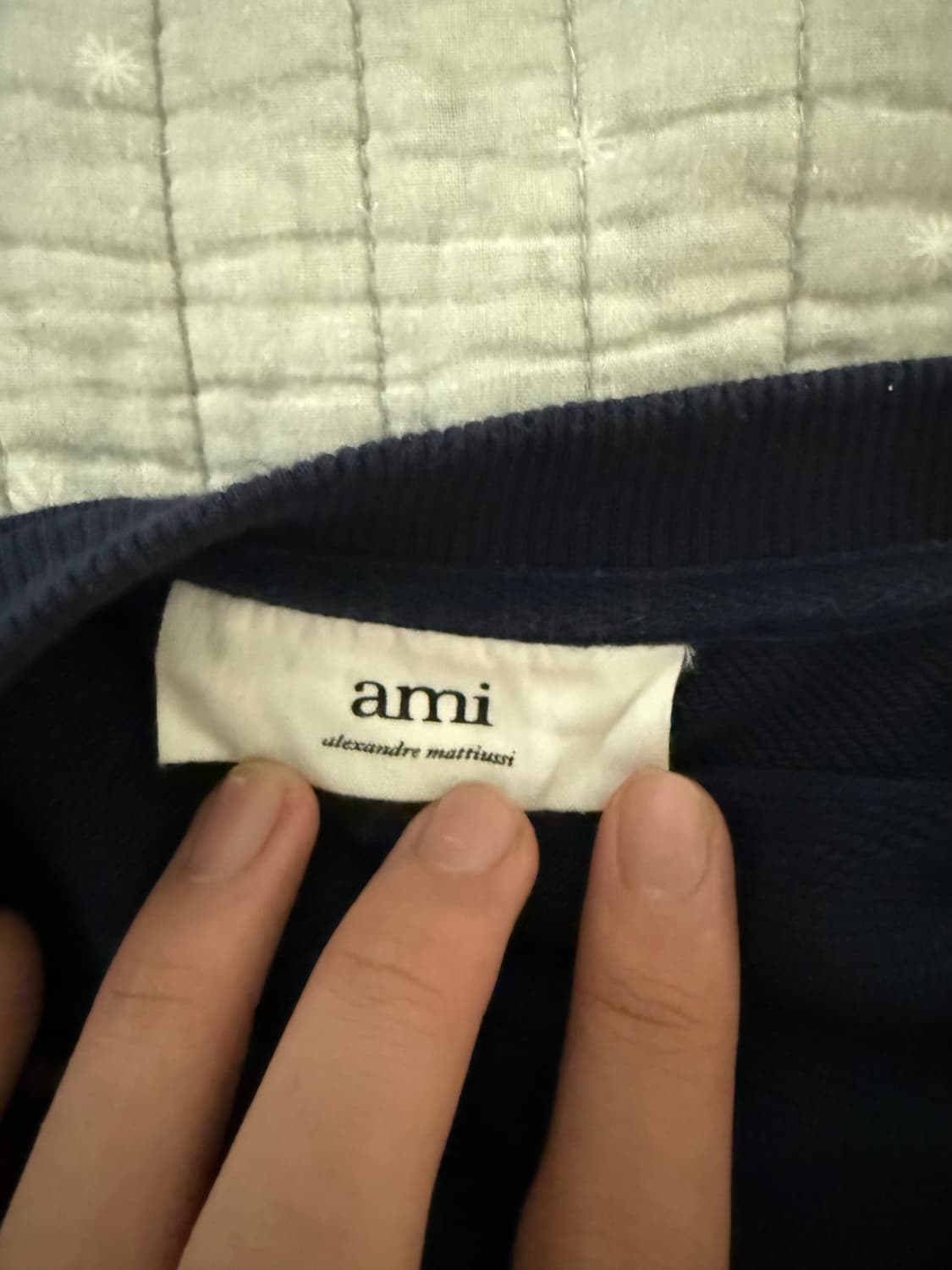 아미 맨투맨 네이비 상품이미지2