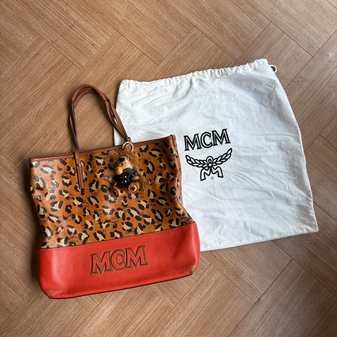 MCM 엠씨엠 레오파드 토트백 상품이미지4