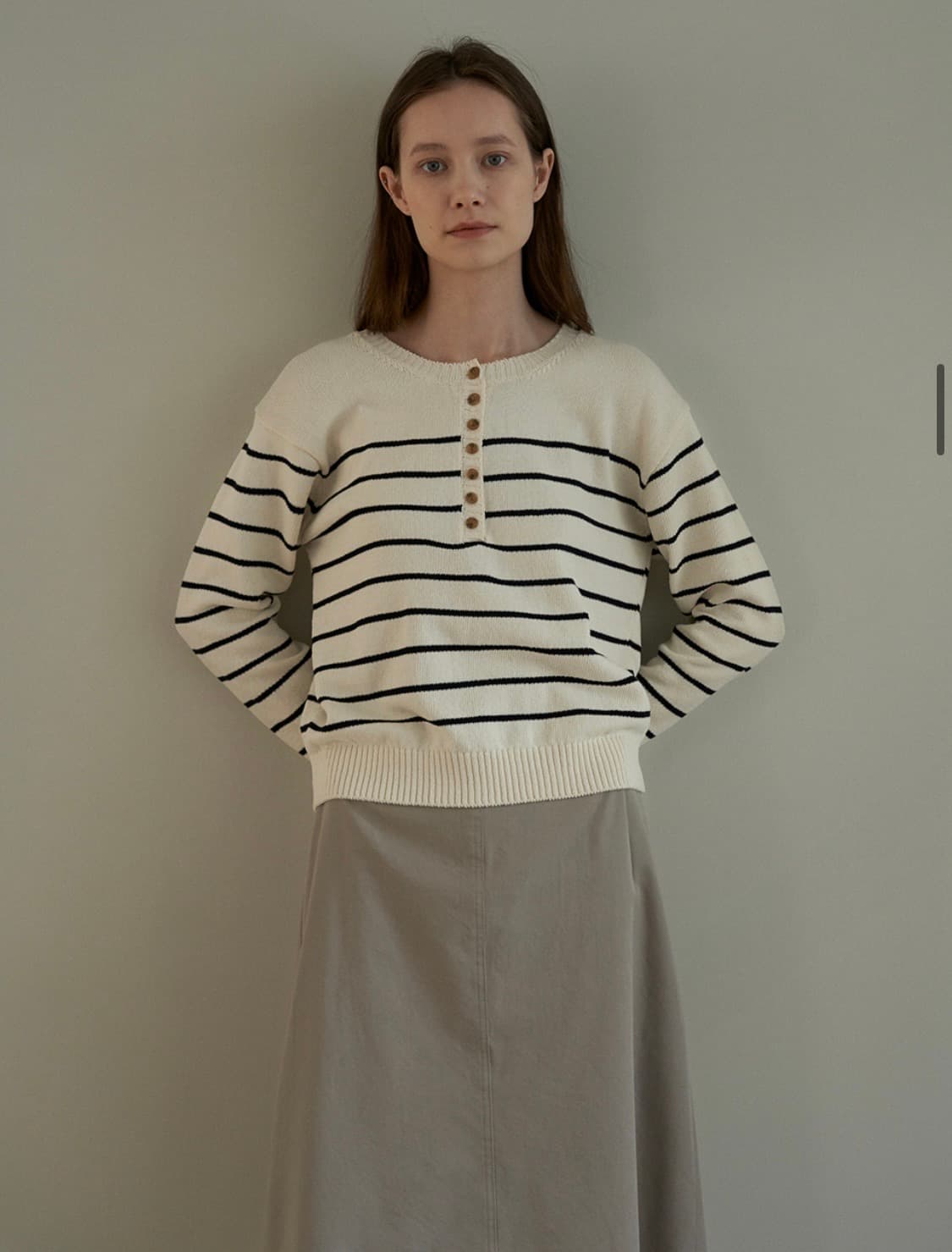 유라고 버튼 스트라이프 니트 상품이미지3